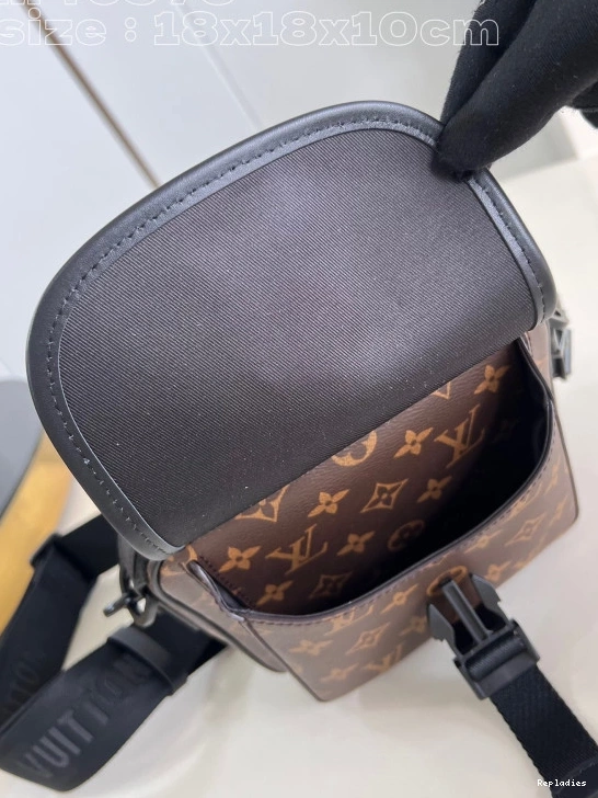 Cheap VUITTON LOUIS Messenger-18*18*10CM Trail 0807